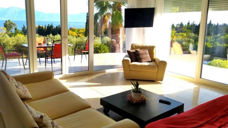View Διαμερισμα Villa Loukissia Exteriör bild